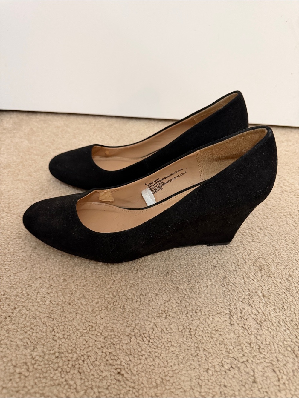 A new day Dot  Black Faux Suede Wedge Pumps size 8
